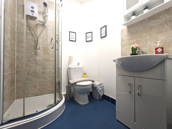Bathroom, Room Near City Centre Private Bath Free Parking, Sefton