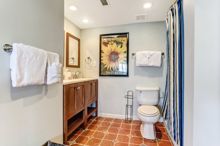 Bathroom 4, Recently Renovated Ocean Front Condo by RedAwning, Nassau