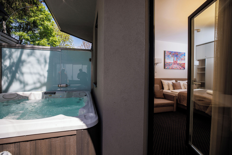 Bathroom 4, Aréna Deluxe & Spa, Szeged