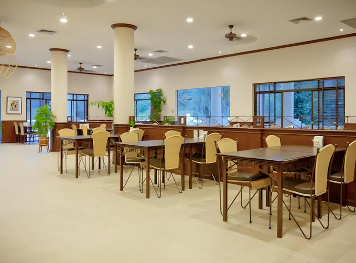 Food & Drinks 5, Panorama Golf And Country Club, Sikhiu