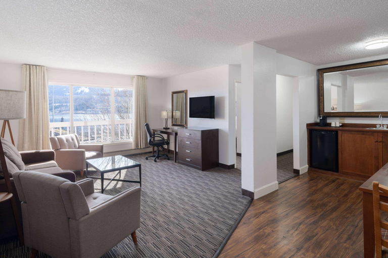 Bedroom 3, Ramada by Wyndham Juneau, Juneau