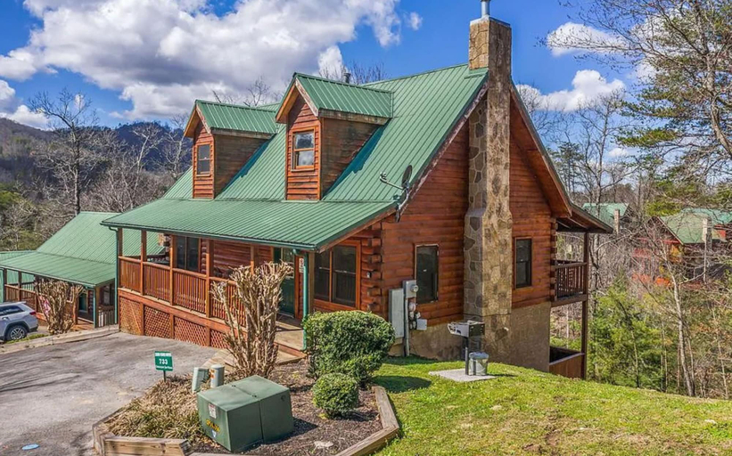 Room 4, Mountain Escape Book Now, Sevier