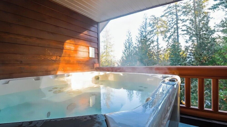 Sport & Beauty, Polar Peak Lodges by Fernie Lodging CO, East Kootenay
