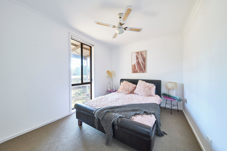 Bedroom 3, Thoona Eco Resort, Benalla Bal