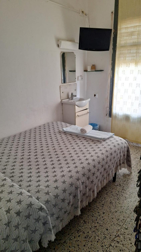 Bedroom 3, Pension Suiza, Tarragona