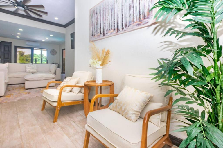 Others 3, Luxury 3 Bdrms villa with private-pool and full-concierge, Roatán