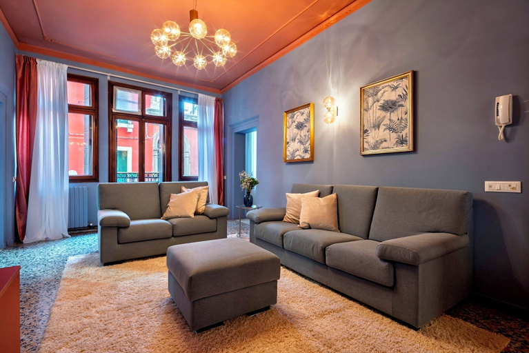 Others 5, The Arsenal Large Apartment, Venezia