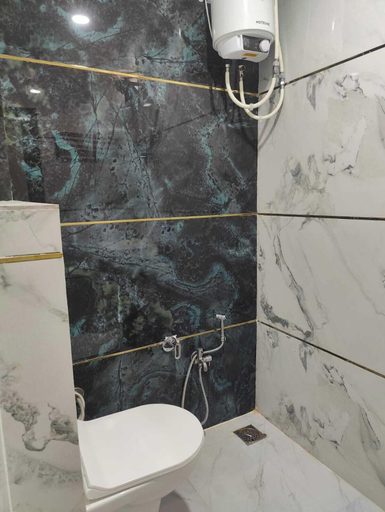 Bathroom 4, Hotel Bhavya, Ujjain