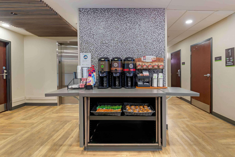 Food & Drinks 5, Extended Stay America - Charlotte - Pineville - Pa, Mecklenburg