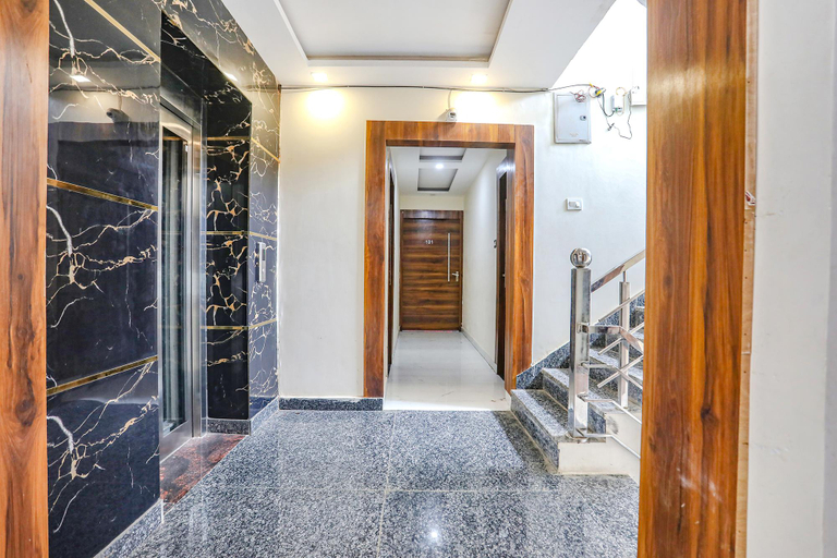 Public Area 2, Hotel Imperail House, Kaushambi