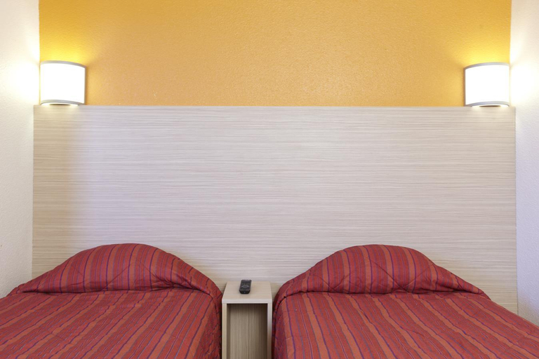 Bedroom 5, Hotel Premiere Classe Cherbourg - Tourlaville, Manche
