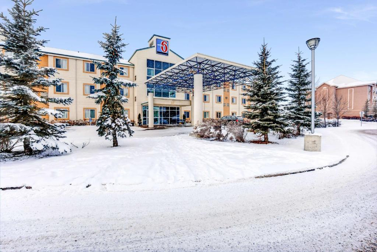 Exterior & Views 2, Motel 6 Red Deer, AB, Division No. 8