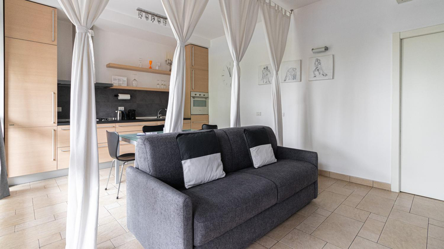 Others 5, Italianway Comfort - Savona 123, Milano