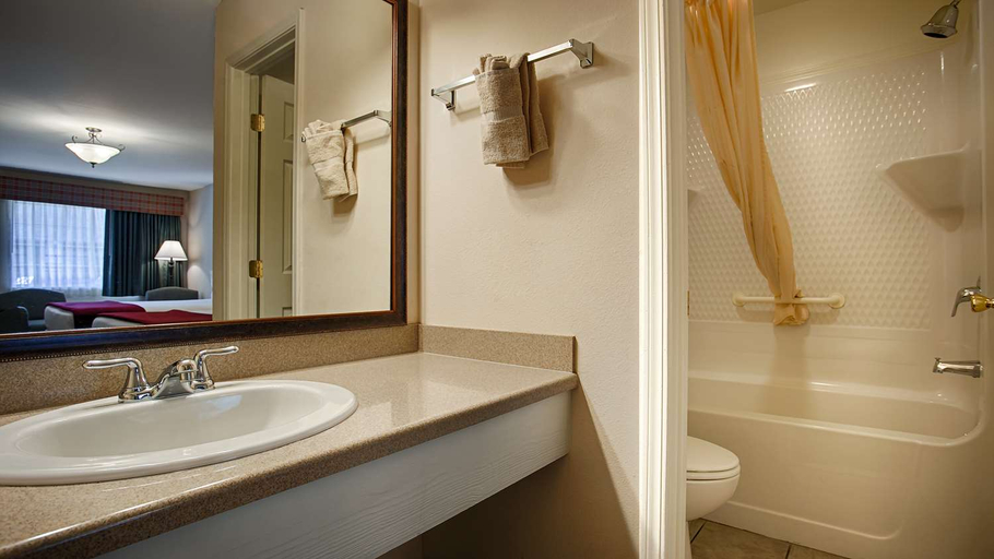 Bathroom 4, Surestay By Best Western Leesville, Vernon