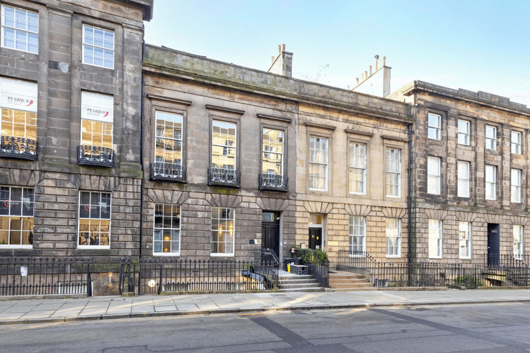 Exterior & Views, JOIVY 3BR Flat in Haymarket with Free Parking, Edinburgh