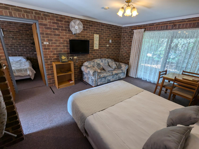 Others 5, Barham Colonial Motel, Wakool