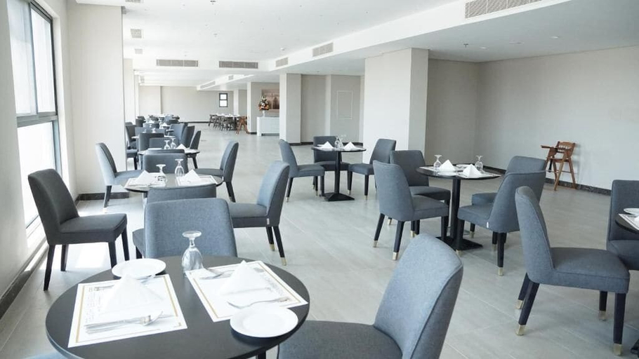 Food & Drinks 5, Sunday Luxury Downtown Adliya Formerly Jewel Hotel , Manama