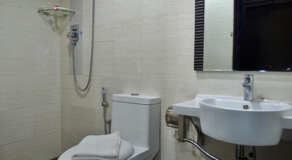 Bathroom 5, Classic Kinabalu Hotel, Kota Kinabalu