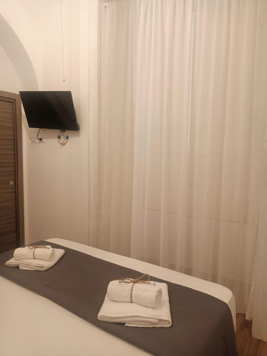 Others 4, B&B al CORSO, Salerno
