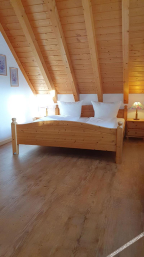Bedroom 4, Landgasthof zum Dorfkrug, Waldshut