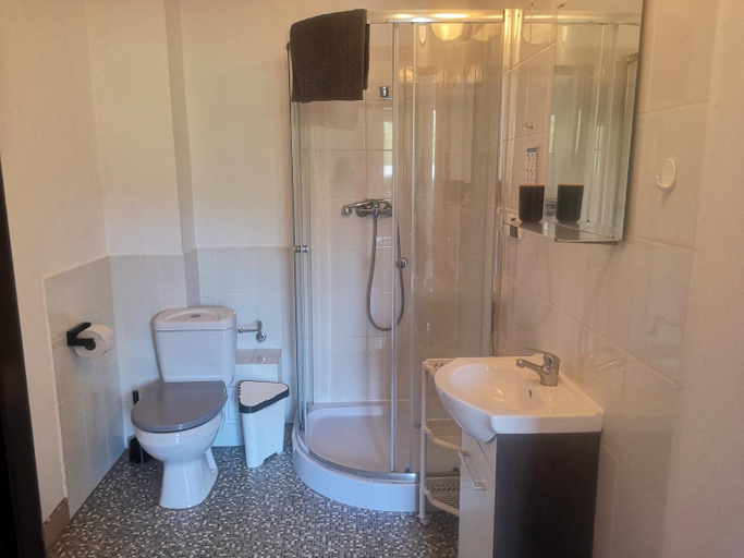 Bathroom 2, Noclegi na uboczu Dom Pstraga, Lesko