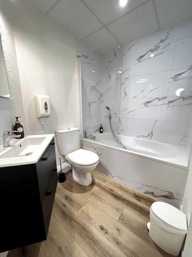Bathroom 5, Couett' Hôtel Brest, Finistère