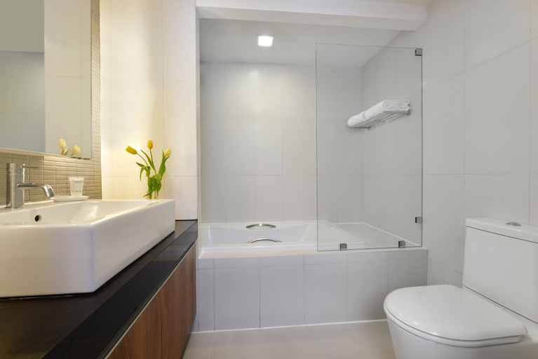 Bathroom 16