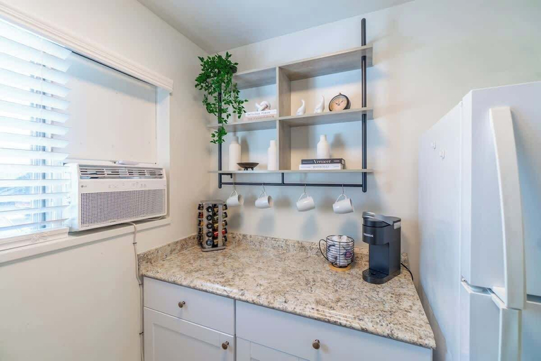 Others 3, Emerald Escape - UNR & Pet Friendly, Washoe