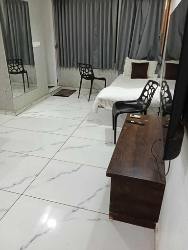 Others 5, Hotel Kajri, Gandhinagar