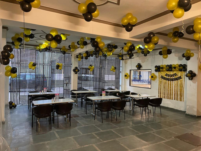Food & Drinks, The River Front Hotel, Delhi