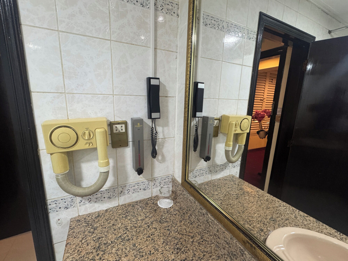 Bathroom 5, ORCHID HOTEL, Dubai