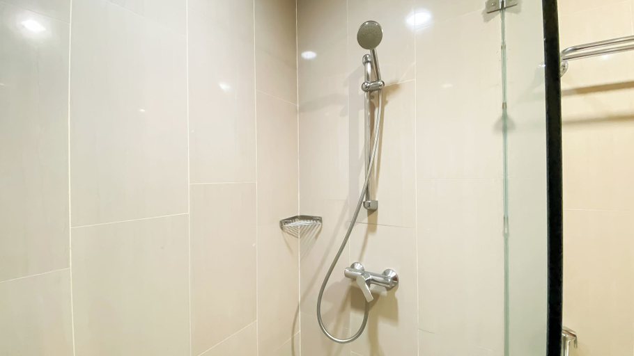 Bathroom 3, Spacious 2Br Apartment With Private Lift At The Kencana Residence, Jakarta Selatan