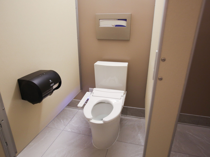 Bathroom 4, FIRST CABIN INTERNATIONAL HAWAII, Honolulu