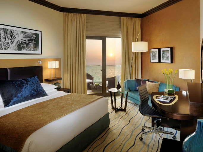 Bedroom 5, Mövenpick Jumeirah Beach, Dubai