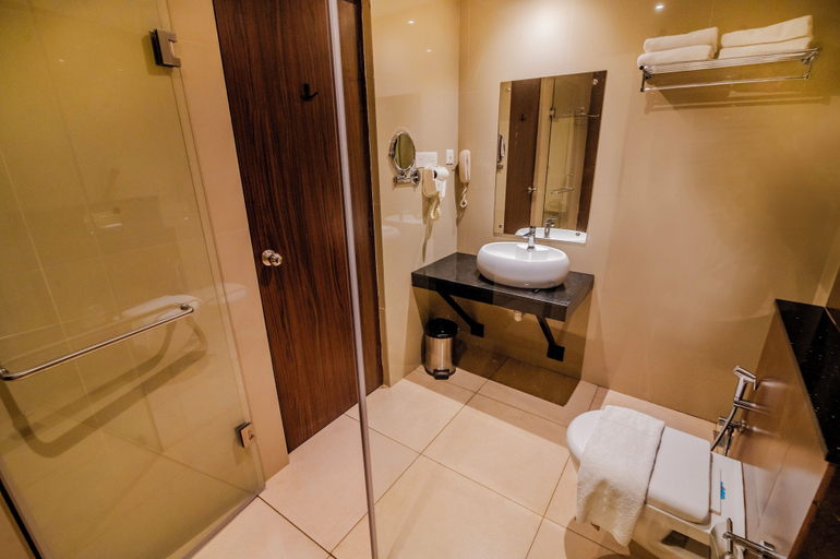Bathroom 4