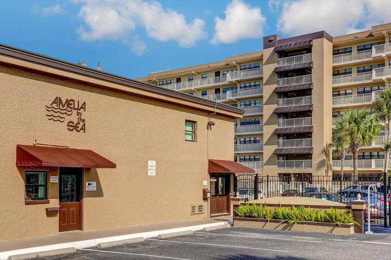 Exterior & Views 2, Comfortable Condo With Beautiful Ocean view by RedAwning, Nassau