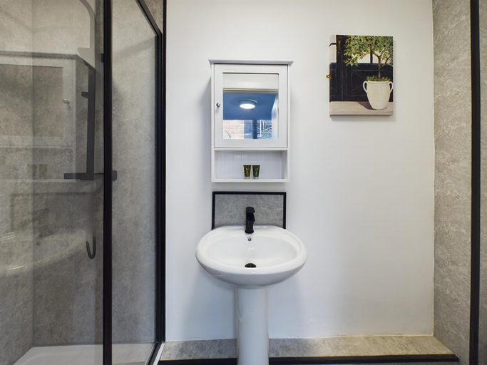 Bathroom 2, Pensbury, Darlington
