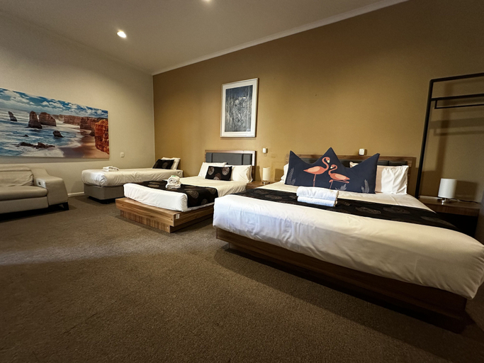 Bedroom 3, Greensborough Motel, Melbourne