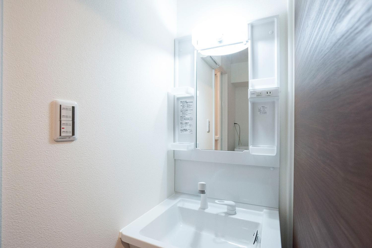 Bathroom 3, Art Shin-Osaka West 新大阪-十三エリア, Osaka