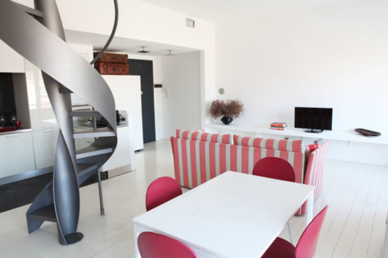 Others 4, San Fermo Apartment, Milano
