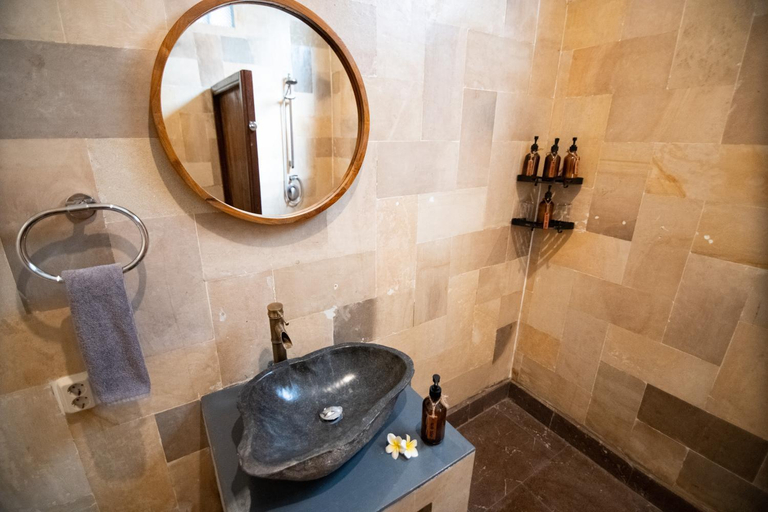 Bathroom 1, Villa Rumah Singa, Lombok
