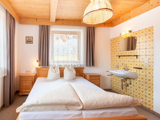 Room 3, Chalet in Zell am Ziller Near Ski Lift, Schwaz