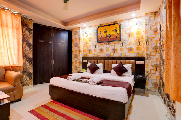 Bedroom 2, Hotel Royal Sky Luxury Near Delhi Airport, Delhi