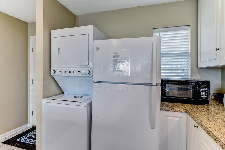 Others 5, Coral Sands 102 2 Br condo by RedAwning, Nassau