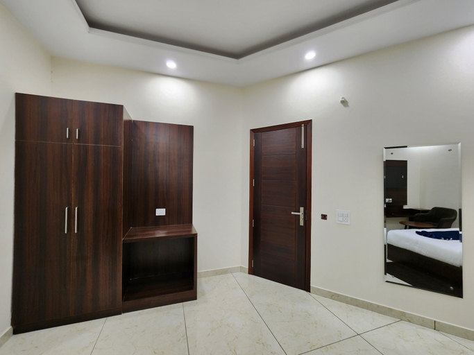 Bedroom 3, Raina's BnB, Solan