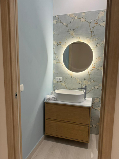 Bathroom 3, Primavera di Stabia, Napoli