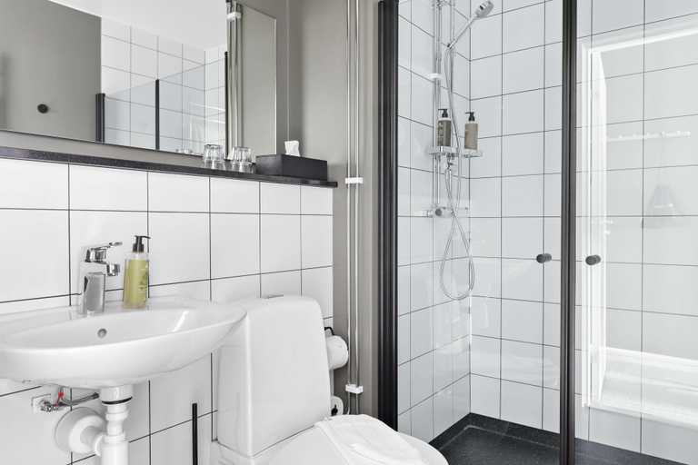 Bathroom 4, Hotel Falkoping, Sure Hotel Collection by Best Wes, Falköping