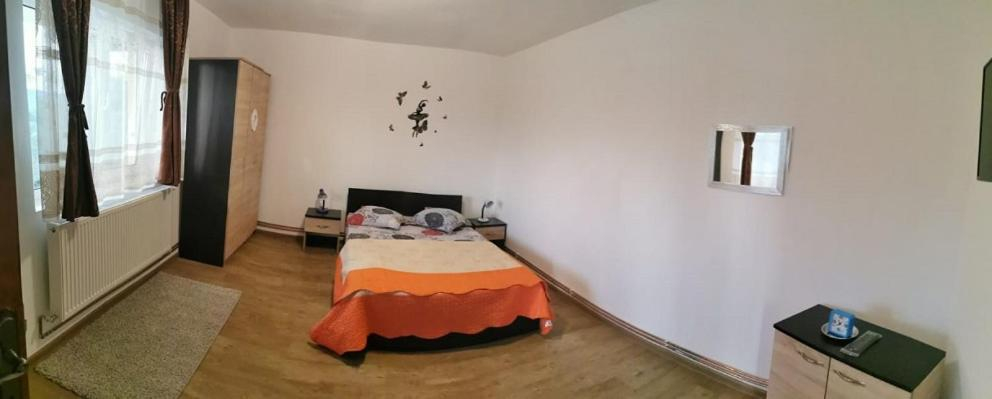Others 5, Pensiunea Alex & Andry, Corcova