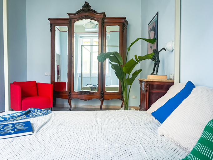 Room 2, Via Arte Della Lana 16, Napoli