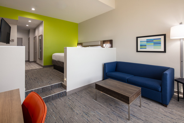 Holiday Inn Express Hotel & Suites Ventura Harbor - Tap to explore photos